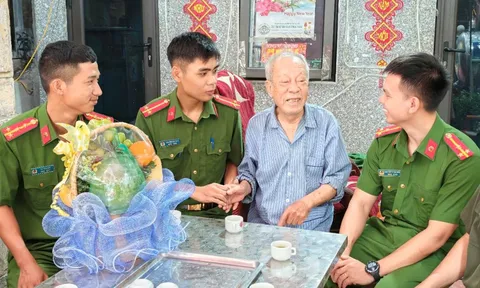 Chuyện xúc động về cụ ông 87 tuổi gần 60 năm thờ cúng em trai liệt sĩ