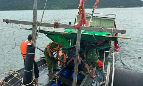 Cuộc gọi cầu cứu giữa đêm từ vùng biển Quảng Ninh và màn giải cứu nghẹt thở 3 ngư dân