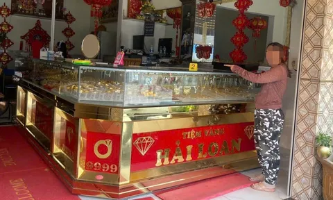 Lật tẩy chiêu giả vờ mua vàng của người phụ nữ có 7 tiền án