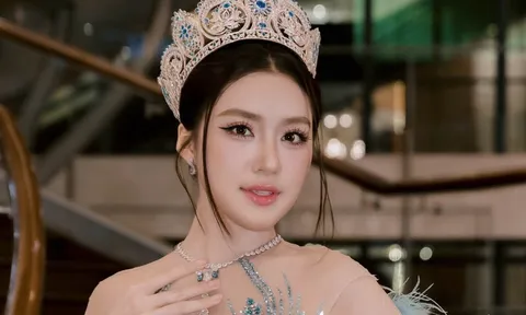 Hoa hậu Phương Oanh khoe vóc dáng gợi cảm, đường cong hút mọi ánh nhìn