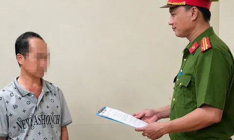 Khởi tố người đàn ông ở Vĩnh Long dùng cây đánh cha ruột 93 tuổi gãy hai tay
