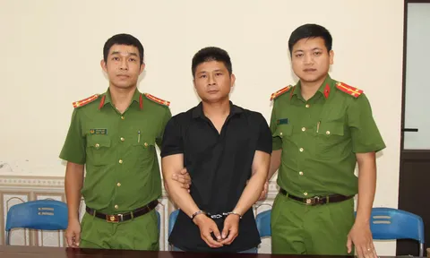 2 đối tượng trốn truy nã Vi Văn Cảnh và Quang Bính Tài ra đầu thú