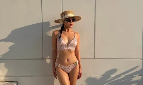 Không thể rời mắt trước sắc vóc quyến rũ của Văn Mai Hương cùng bikini