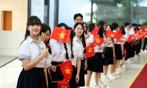 Chính thức: TPHCM công bố chính sách học phí, và các khoản thu đầu năm học mới 2026 - 2027
