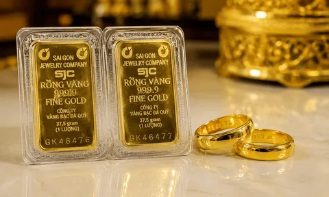 Cập nhật giá vàng sáng 1/8/2026:  SJC, nhẫn trơn 9999 BTMC DOJI Phú Quý, người mua vàng "khóc thét" vì sau 1 tháng lỗ tới 8,5 triệu đồng/lượng