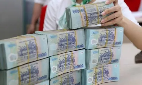 Gửi tiết kiệm ngân hàng 500 triệu đồng: Mỗi tháng nhận được bao nhiêu tiền lãi?