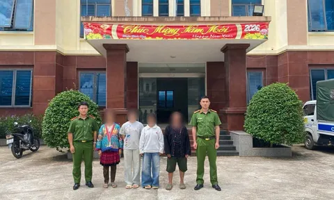 Đi theo người lạ quen qua mạng, hai thiếu nữ 15 tuổi không ngờ đang rơi vào cái bẫy nguy hiểm