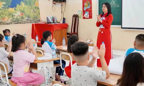 Chính thức: Hiệu trưởng, hiệu phó, giáo viên dôi dư được xem xét tinh giản biên chế hưởng chế độ theo Nghị định 154?