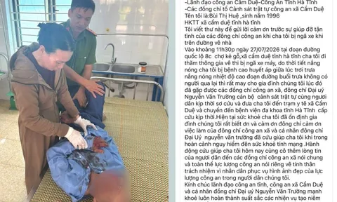 Người đàn ông đang đi xe máy bất ngờ ngã gục giữa đường vắng, may mắn gặp "ân nhân"