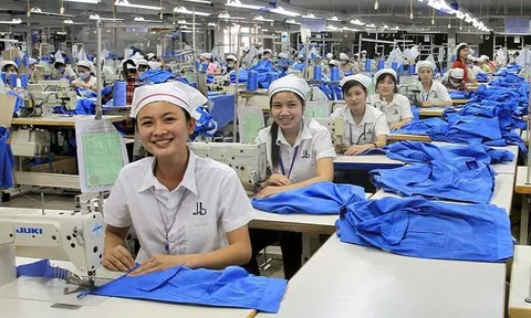So sánh lương tối thiểu vùng năm 2026 và 2027 (dự kiến): Người lao động tăng thêm được bao nhiêu tiền?
