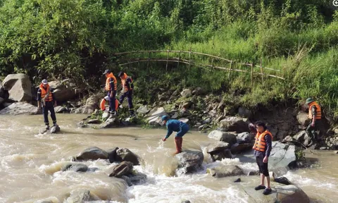 Mưa lớn cuốn trôi 3 chị em ở Sơn La