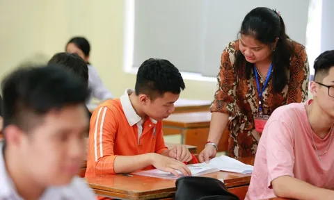 Đồng ý giải quyết cho Hiệu trưởng, Hiệu phó theo chế độ ở Nghị định 178/2024/NĐ-CP khi sắp xếp trường học, chi tiết ra sao?