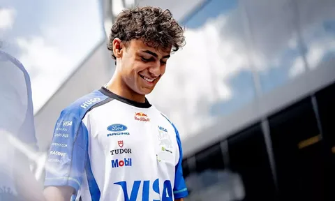Arvid Lindblad và hành trình biến giấc mơ Formula 1 thành hiện thực ở tuổi 18