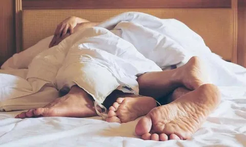 Ngoại tình với người phụ nữ kém 30 tuổi, cụ ông 77 tuổi trả giá đắt vì muốn "mây mưa"