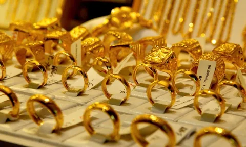 Giá vàng hôm nay 5/8: SJC đảo chiều tăng, vàng thế giới phục hồi