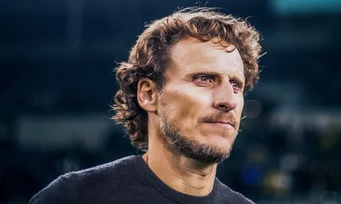 Diego Forlán chính thức trở thành HLV trưởng tuyển Uruguay