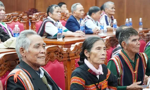 Hỗ trợ đến 5.000.000 đồng khi ốm đau cho người có uy tín vùng đồng bào dân tộc thiểu số khi điều trị tại đâu theo Nghị định 307?