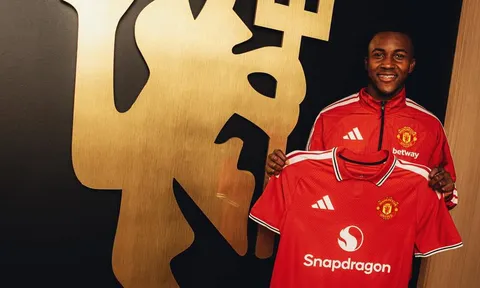 Manchester United đón tân binh 18 tuổi Cristian Orozco