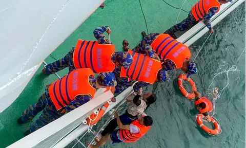 Cứu sống một nạn nhân trong vụ 4 người bị sóng cuốn ở Mũi Nghê