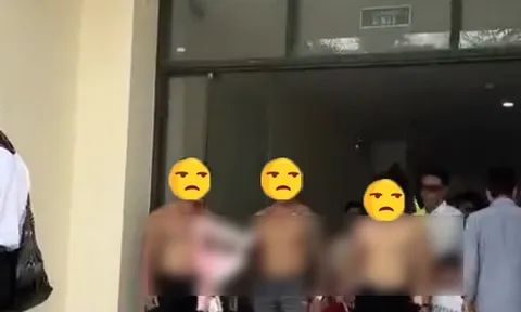 3 gymer cởi trần tại sảnh lễ tốt nghiệp của trường đại học, màn "khoe thân" gây tranh cãi