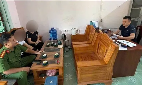 Công an Hà Nội kịp thời cứu nam thanh niên có ý định tự tử ở cầu Chương Dương