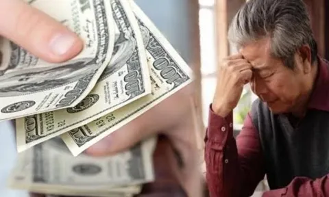 Về già, cha mẹ khôn ngoan không trao hết 3 thứ này cho con: Giữ lại để tự bảo vệ mình