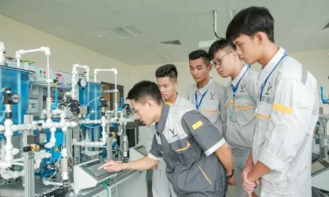 Thông tư 64/2026/TT-BGDĐT về chuẩn nghề nghiệp, xếp lương giáo viên trung học nghề có nội dung gì?