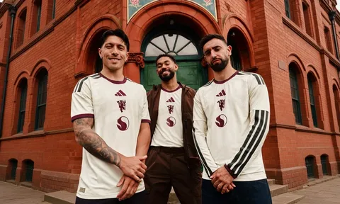 Manchester United trình làng áo đấu thứ ba mùa 2026/27 trước màn đối đầu AC Milan