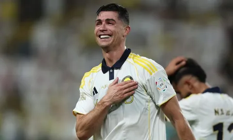 NÓNG: Cristiano Ronaldo gây sốc, úp mở thời điểm giải nghệ