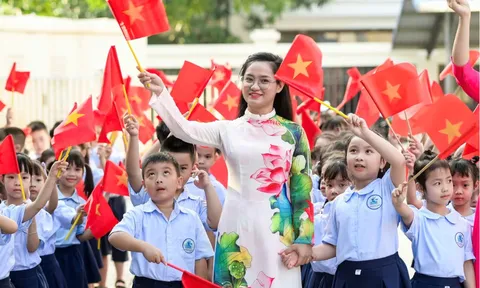 Hiệu trưởng, Phó hiệu trưởng được bố trí làm giáo viên hoặc nghỉ theo Nghị định 154 sau sắp xếp cơ sở giáo dục khi thuộc trường hợp nào?