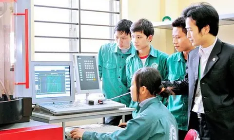 Bảng lương giáo viên trung học nghề hạng 3 từ 10/8/2026 theo Thông tư 64 như thế nào?