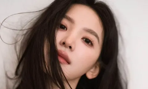 Chương Nhược Nam khoe vẻ dịu dàng, cuốn hút trong thiết kế trễ vai
