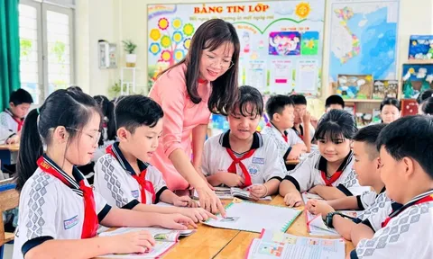 Hiệu trưởng, Phó hiệu trưởng được bổ nhiệm chức vụ mới có mức phụ cấp chức vụ thấp hơn do thực hiện sắp xếp cơ sở giáo dục thì giải quyết thế nào?