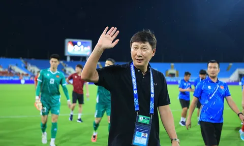 Đang thành công cùng tuyển Việt Nam, HLV Kim Sang-sik được gọi tên ở Hàn Quốc