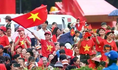 Quốc khánh 2/9/2026: Đi làm ngày lễ có thể nhận tới 490% lương, tiền thưởng tùy doanh nghiệp quyết định