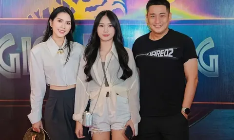 Nữ sinh Hà thành đi xe máy rụng pô gặp nam diễn viên hơn 13 tuổi, sau cưới thành vợ Phó giám đốc, đẻ con gái xinh như mẹ
