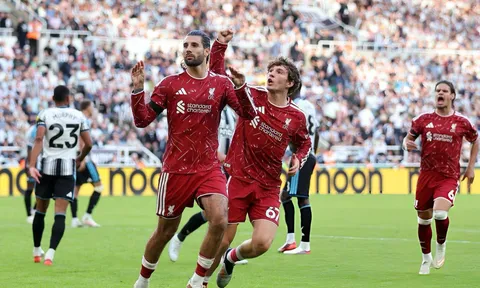 Thoát hiểm ngoạn mục, Liverpool chia điểm Newcastle trong trận cầu nghẹt thở