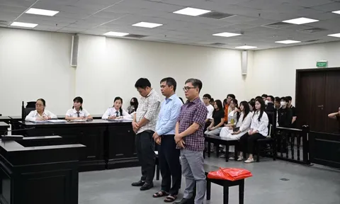 "Ăn chặn” tiền hỗ trợ gần 1.000 sinh viên, cựu hiệu trưởng lĩnh 3 năm tù