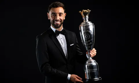 Bruno Fernandes giành giải Cầu thủ xuất sắc nhất năm của PFA mùa giải 2025/26