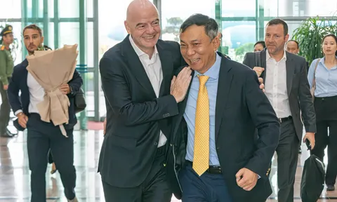 Chủ tịch FIFA Gianni Infantino đã có mặt tại Hà Nội để dự khán chung kết giữa Việt Nam và Thái Lan tại Mỹ Đình
