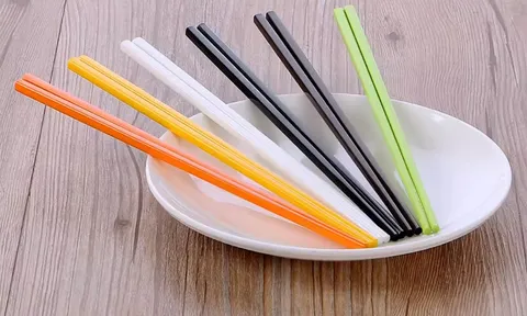 Nhìn lại ống đũa trong nhà: 5 loại đũa phát hiện thấy nên thay ngay