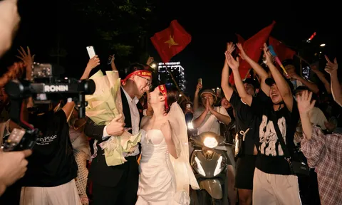 Cặp đôi có bộ ảnh cưới “để đời” ở hầm chui Kim Liên giữa đêm Việt Nam vô địch, danh tính bất ngờ