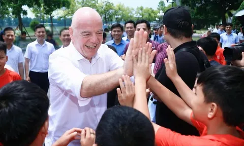 Chủ tịch FIFA Gianni Infantino thăm siêu sân vận động PVF sau chức vô địch ASEAN Cup của Việt Nam