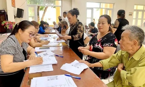 Người cao tuổi được hưởng trợ cấp xã hội hàng tháng nếu thuộc trường hợp nào?