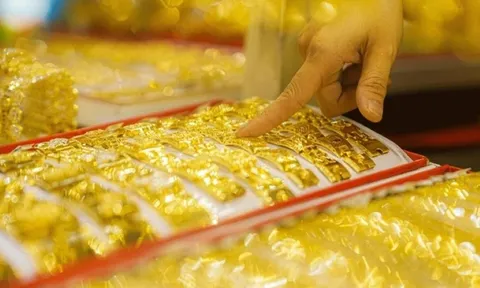 Giá vàng hôm nay 29/8: Thế giới lao dốc, vàng SJC vẫn tăng nhẹ