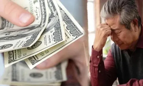 Vì sao người cao tuổi có lương hưu vẫn dè sẻn từng khoản tiền?