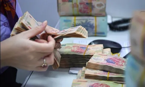 Công chức được nâng bậc lương, nâng ngạch từ 01/7/2026 thì khoản thu nhập tăng thêm được tính thế nào khi công tác tại đơn vị có cơ chế tài chính, thu nhập đặc thù?