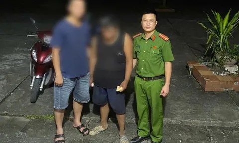 Biểu hiện bất thường của người đàn ông đi lại một mình trong đêm, công an vào cuộc hỗ trợ