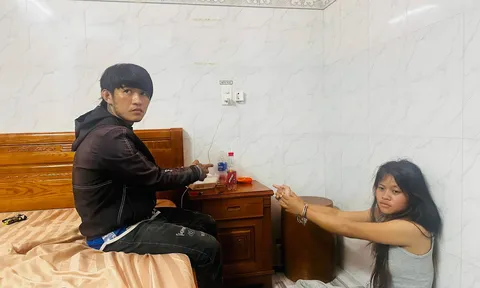 Đột kích nhà nghỉ Hoa Hồng, bắt Lê Hoàng Khang SN 1994 và Y Tiểu Phương SN 2005