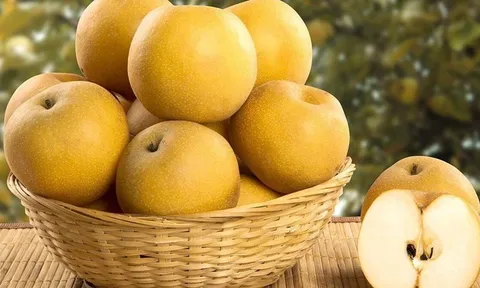 Mách bạn bí quyết chọn lê ngon, mọng nước, tránh mua phải quả nhạt và xốp